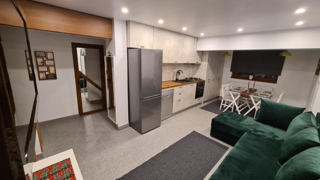 Apartament La Fluturi Apartament Suczawa Zewnętrze zdjęcie